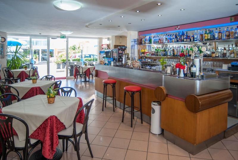 Hotel Bagli Римини Екстериор снимка