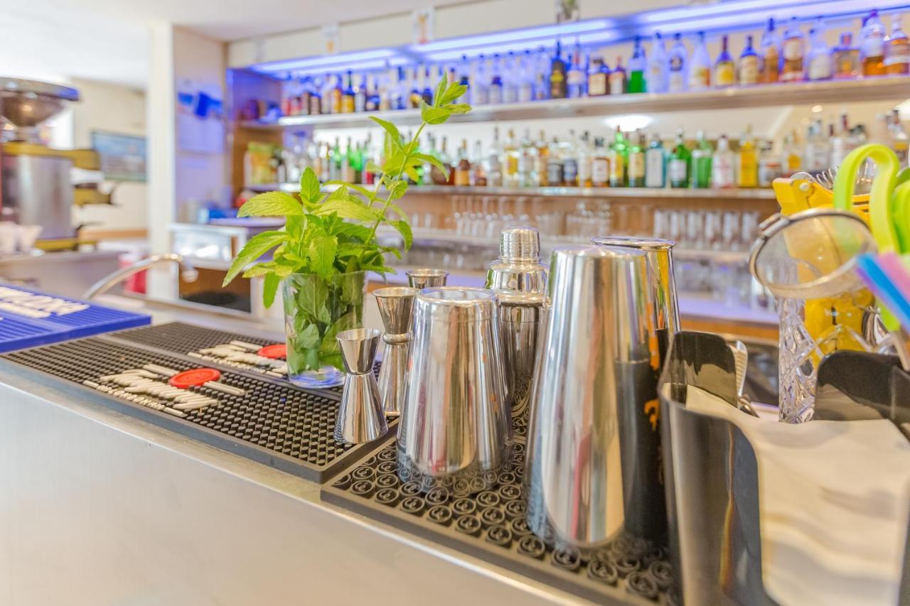 Hotel Bagli Римини Екстериор снимка