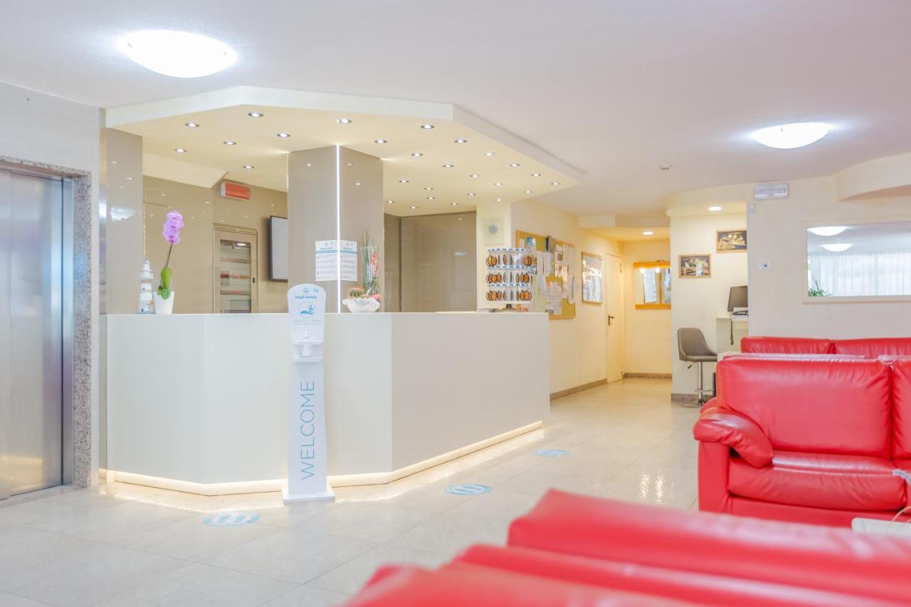 Hotel Bagli Римини Екстериор снимка