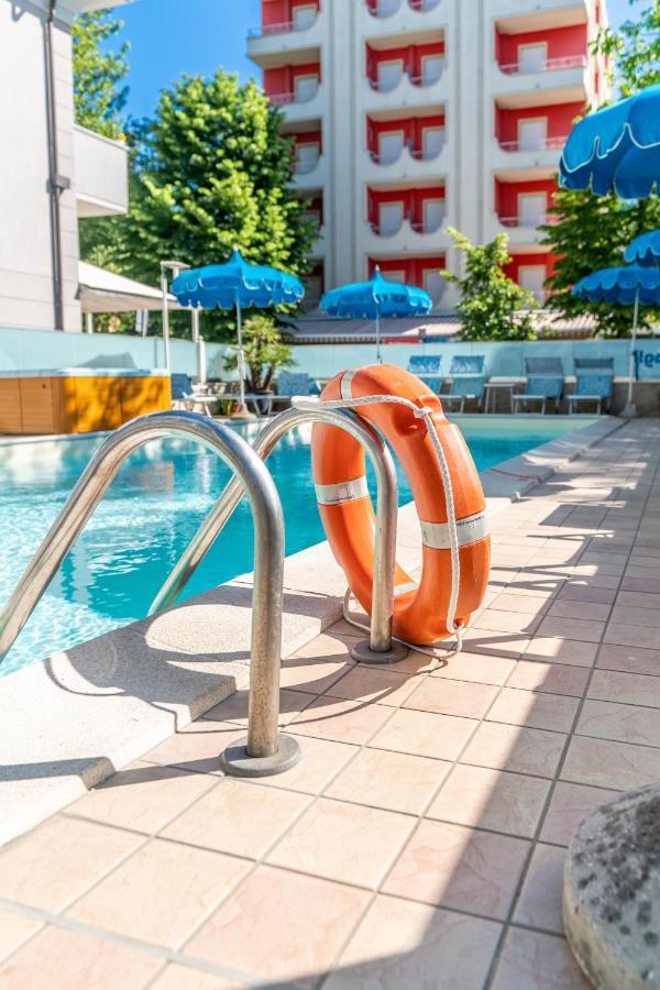 Hotel Bagli Римини Екстериор снимка
