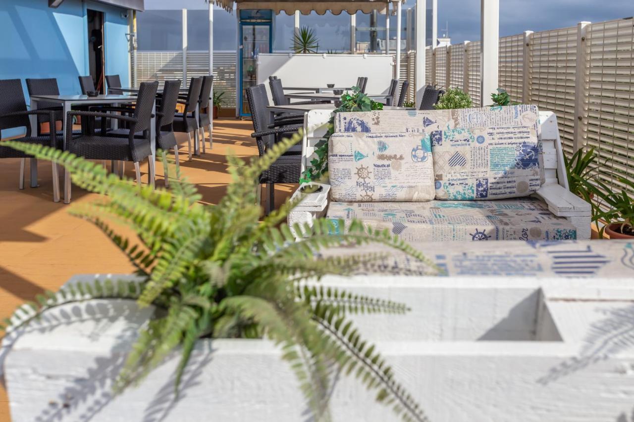 Hotel Bagli Римини Екстериор снимка