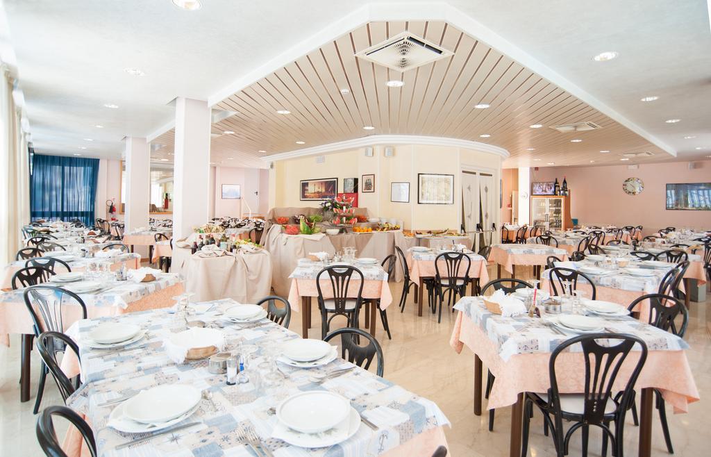 Hotel Bagli Римини Екстериор снимка