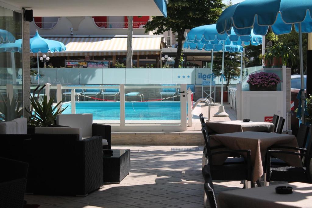Hotel Bagli Римини Екстериор снимка